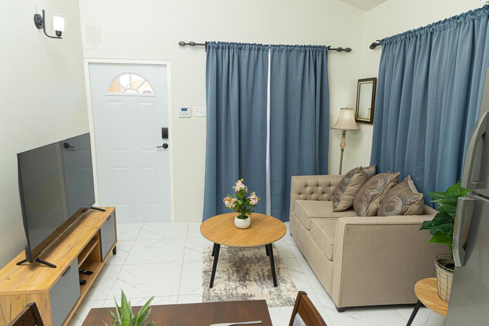 Phoenix Park Villas - Portmore - 10Mins To Beach Екстериор снимка